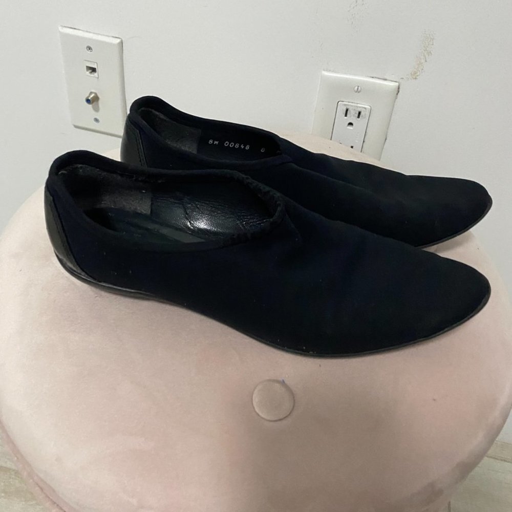 Stuart Weitzman Black Stretchy Pointed Toe Slip On Shoes Size 8 - Picture 6 of 7